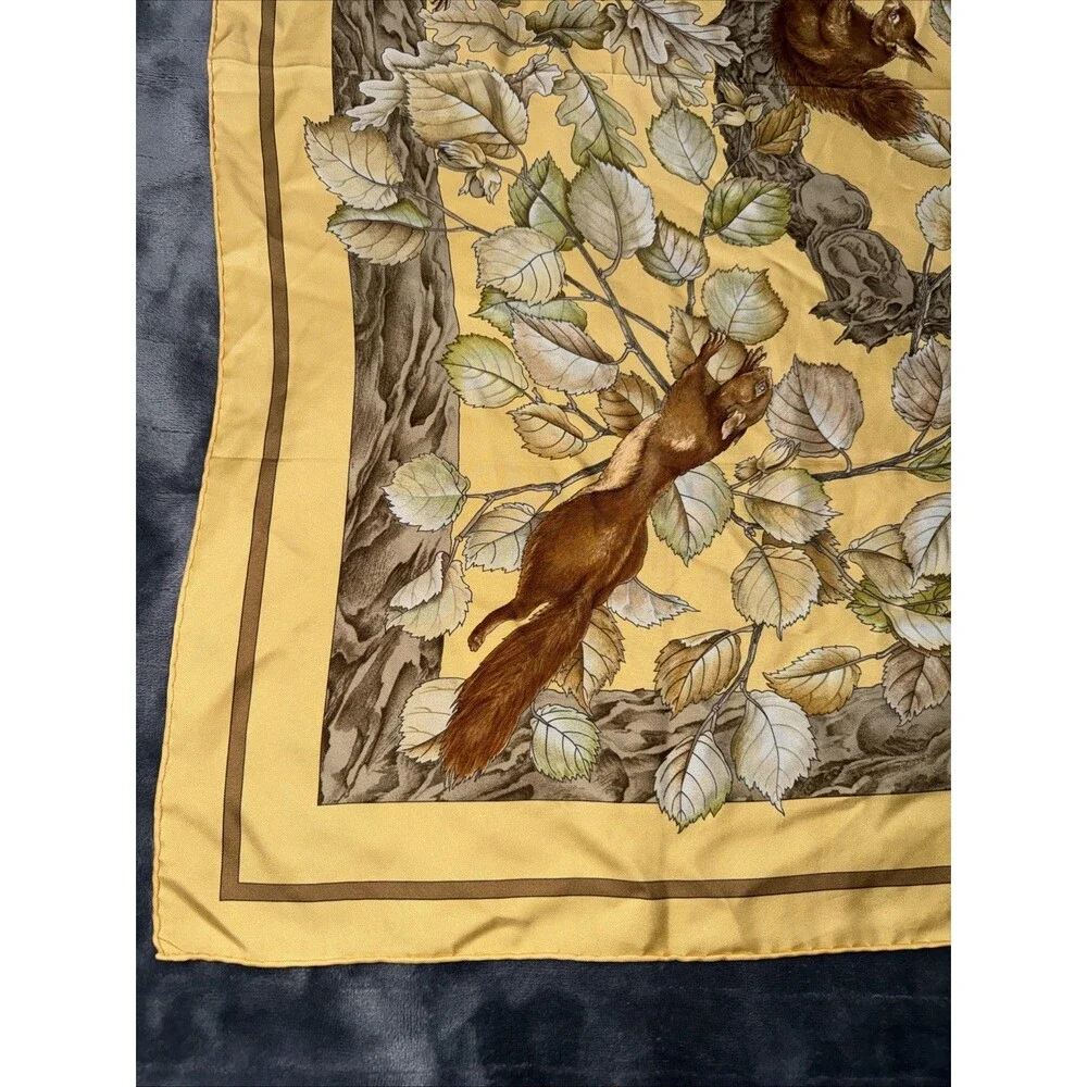 Authentic Vintage　HERMES SCARF 90 Casse Noisette